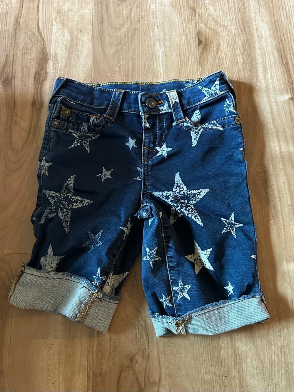 TRUE RELIGION KIDS SHORTS US SIZE 5t